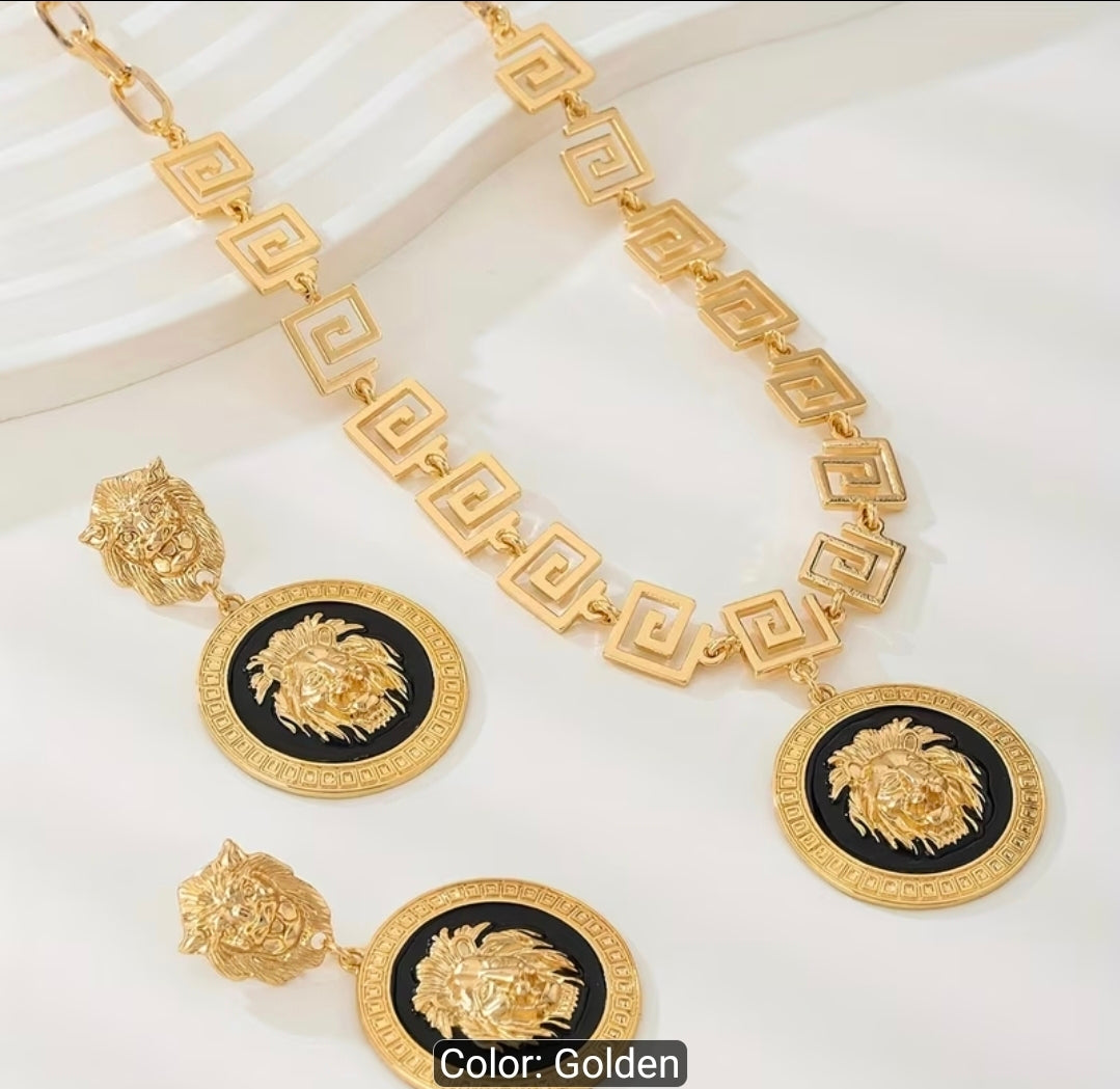 Royal Lion Medallion Gold Necklace Set