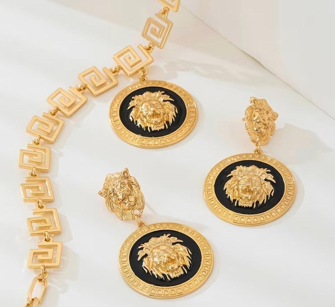 Luxury • Vintage Inspired • Statement Jewelry • Royal Elegance