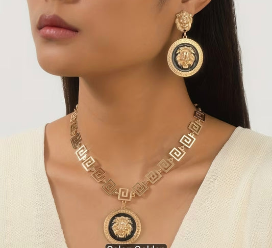 Royal Lion Medallion Gold Necklace Set