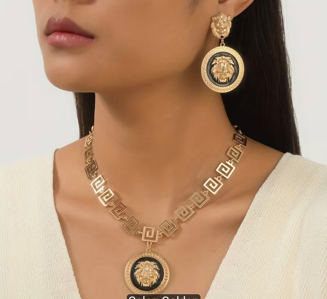 Luxury • Vintage Inspired • Statement Jewelry • Royal Elegance